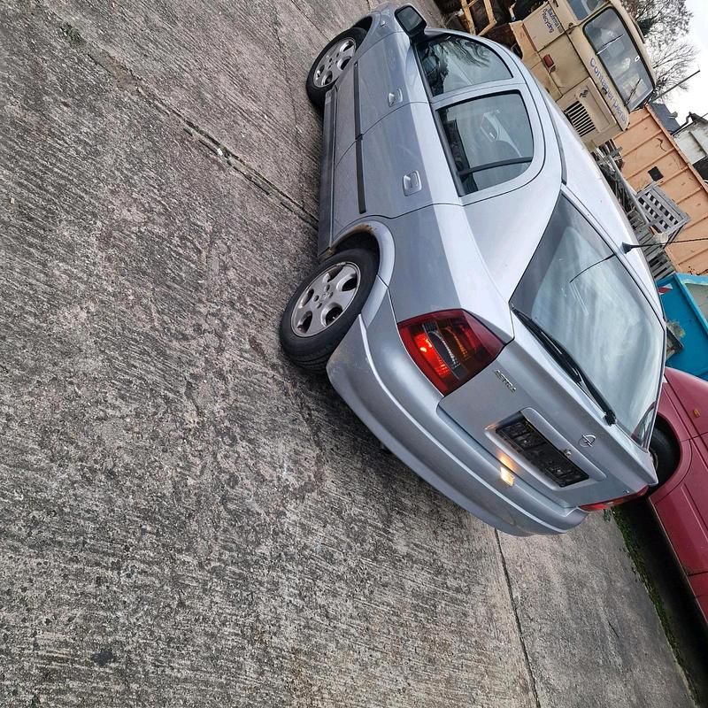 Silber Gebraucht 2003 Opel Astra Kleinwagen | 1.000 € (Guter Preis) - Bild 1/4