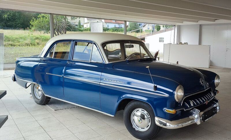 Blau Gebraucht 1954 Opel Kapitän Limousine | 21.000 € - Bild 1/4