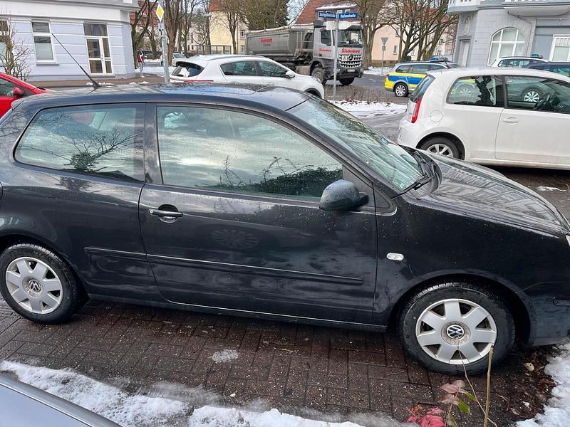 Gebraucht VW Polo 54 PS (39 kW) 2002 Schwarz Kleinwagen