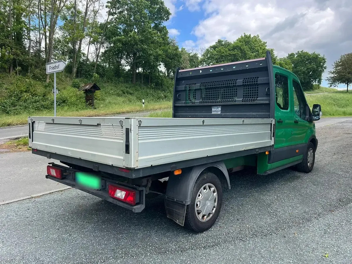 Gebraucht Ford Transit 170 PS (125 kW) 2017 Grün Van