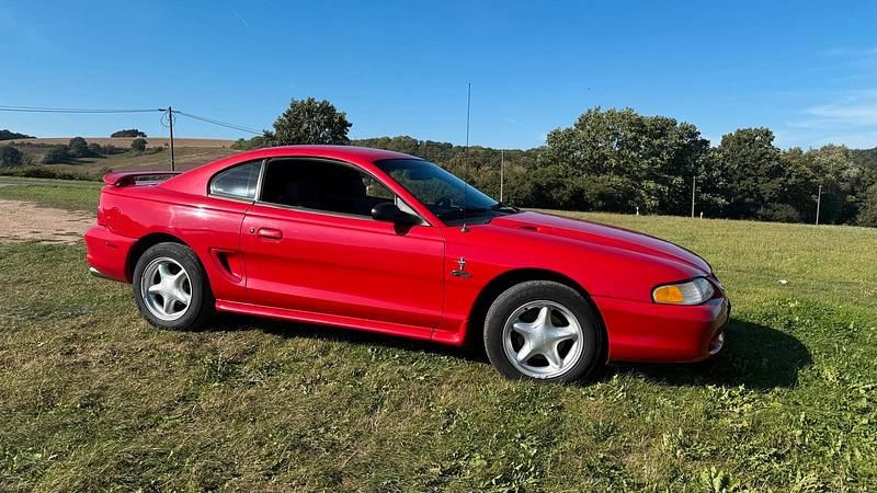 Gebraucht Ford Mustang 215 PS (158 kW) 1997 Rot Coupé