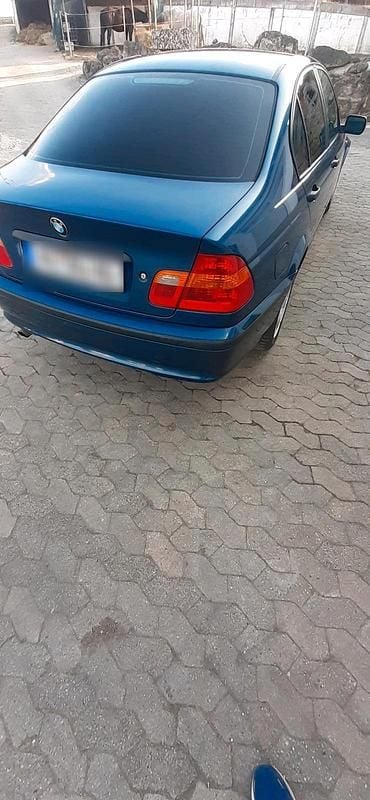 Gebraucht BMW 318 136 PS (100 kW) 2002 Blau Limousine