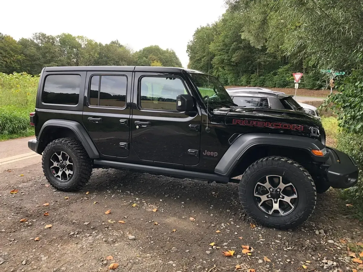 Gebraucht Jeep Wrangler Unlimited 200 PS (147 kW) 2018 Schwarz SUV