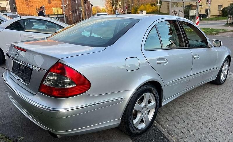 Gebraucht Mercedes E350 272 PS (200 kW) 2008 Iridiumsilber  metalliclack Limousine