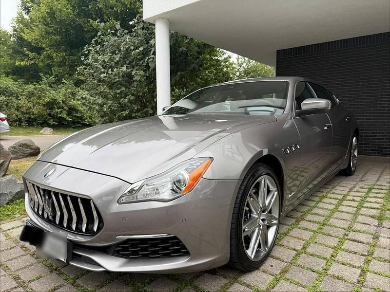 Grau Gebraucht 2017 Maserati Quattroporte GranLusso Limousine | 34.999 € - Bild 1/4