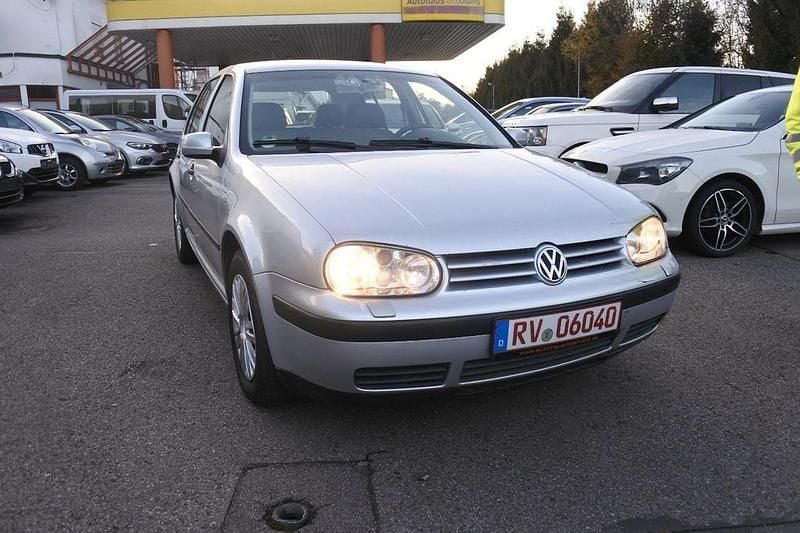 Silber Gebraucht 2002 VW Golf IV Limousine | 999 € (Superpreis) - Bild 1/4