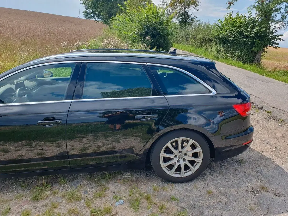 Gebraucht Audi A4 Sport 190 PS (139 kW) 2018 Schwarz Kombi