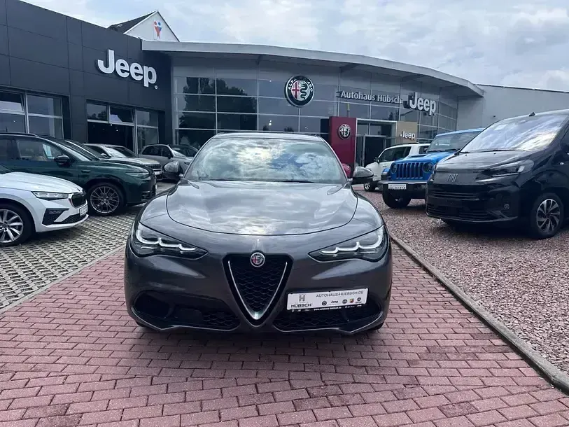 Gebraucht Alfa Romeo Stelvio Ti 209 PS (153 kW) 2023 Grau SUV