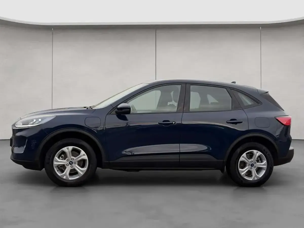 Second-hand Ford Kuga Cool & Connect 224 CP (164 kW) 2022 Albastru SUV