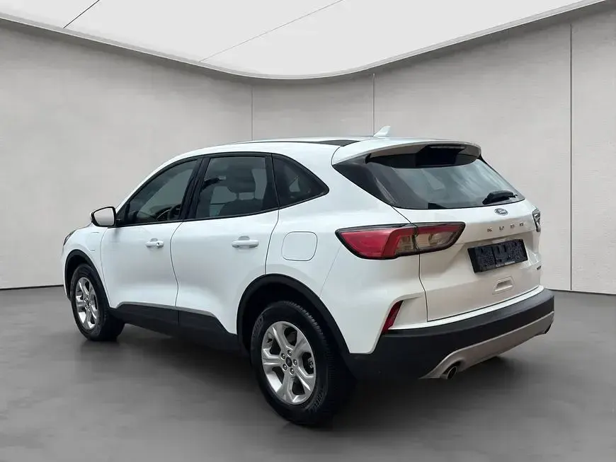 Usado Ford Kuga Cool & Connect 152 HP (111 kW) 2022 Branco SUV