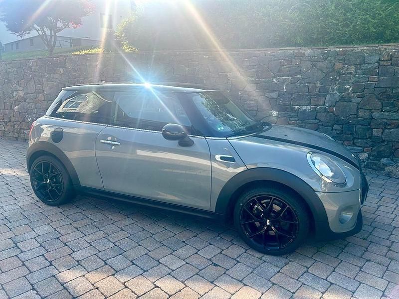 Schwarz Gebraucht 2015 Mini Cooper Kleinwagen | 10.700 € (Fairer Preis) - Bild 1/4