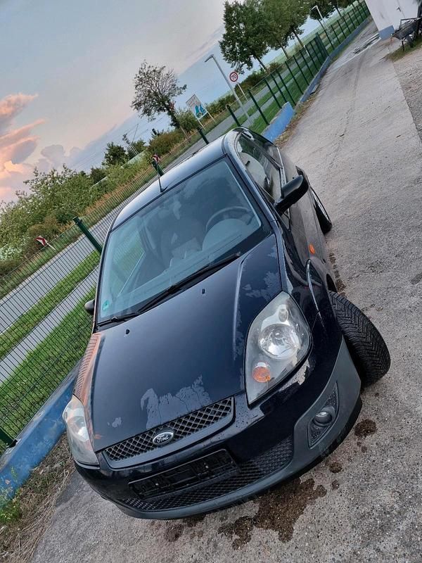 Gebraucht Ford Fiesta 80 PS (58 kW) 2006 Blau Kleinwagen