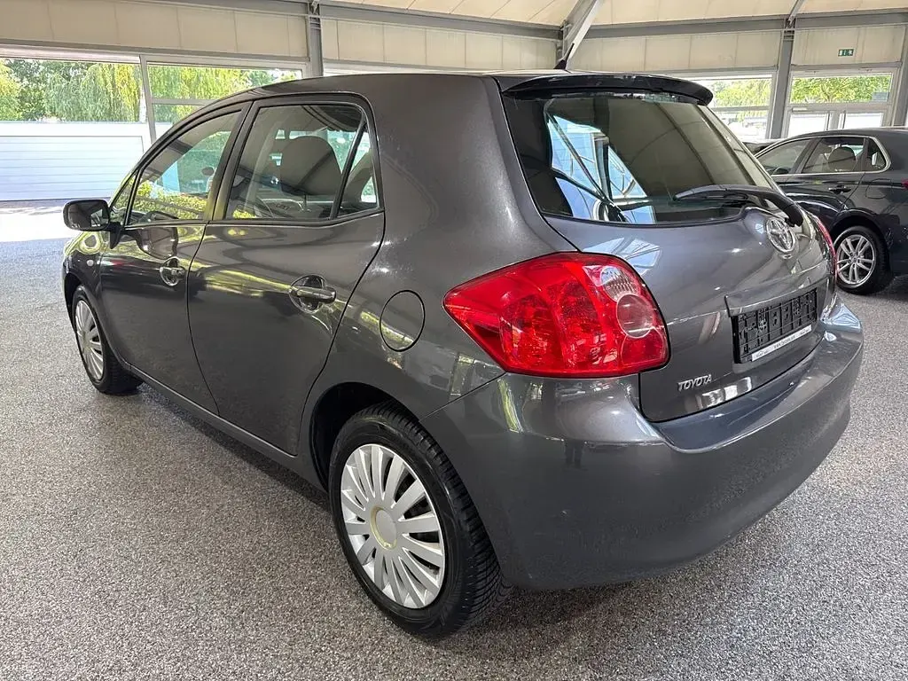 Gebraucht Toyota Auris Life 101 PS (74 kW) 2009 Grau Kleinwagen