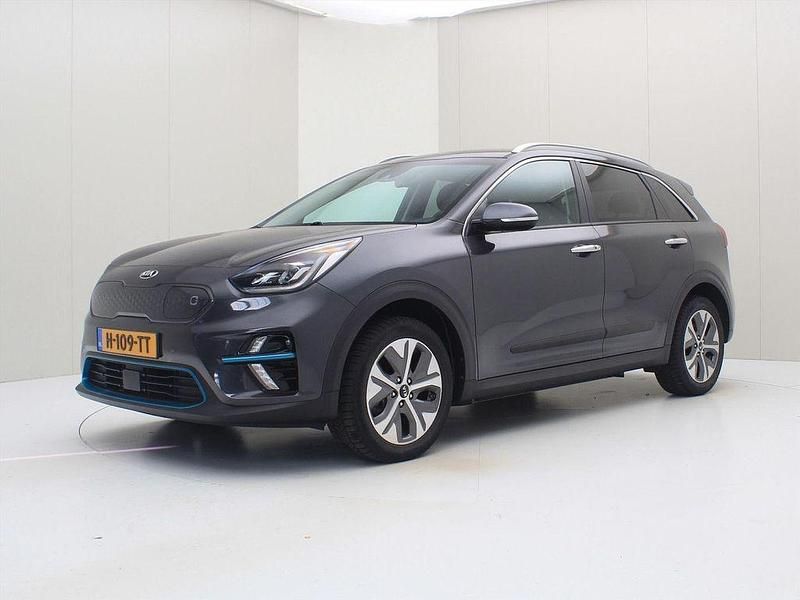 Grau Gebraucht 2020 Kia e-Niro 2 SUV | 18.900 € (Fairer Preis) - Bild 1/4