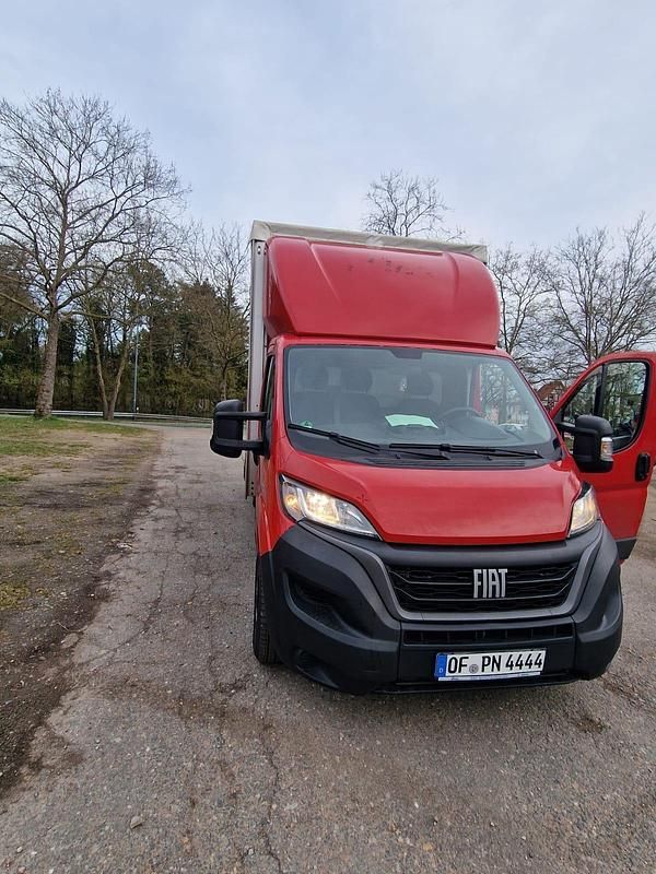 Gebraucht Fiat Ducato 140 PS (102 kW) 2023 Rot Van