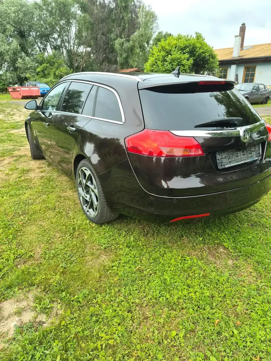 Gebraucht Opel Insignia 160 PS (117 kW) 2010 Braun Kombi