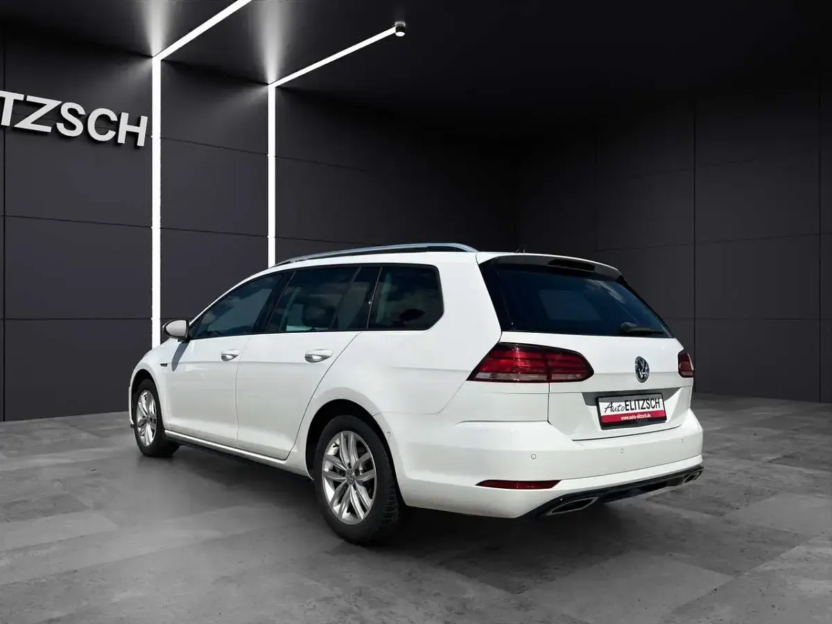 Gebraucht VW Golf VII R-line 150 PS (110 kW) 2019 Pure white Kombi