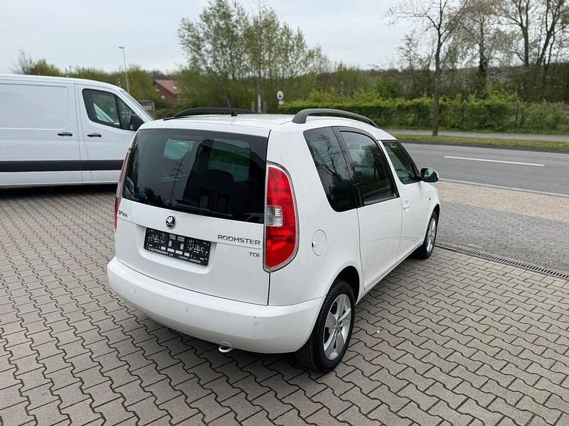 Gebraucht Skoda Roomster Fresh 90 PS (66 kW) 2013 Weiß Van / Kleinbus