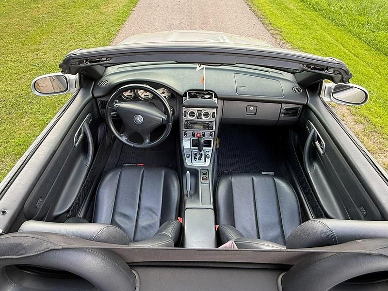 Gebraucht Mercedes SLK230 193 PS (141 kW) 2000 Silber Cabrio