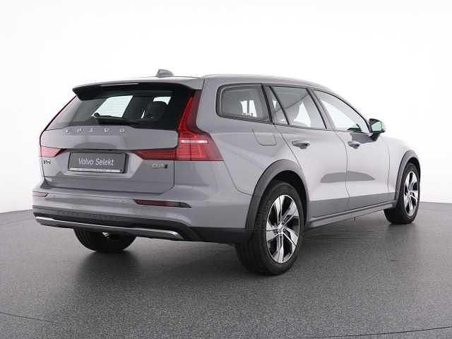 Gebraucht Volvo V60 CC 145 PS (106 kW) 2023 Kombi
