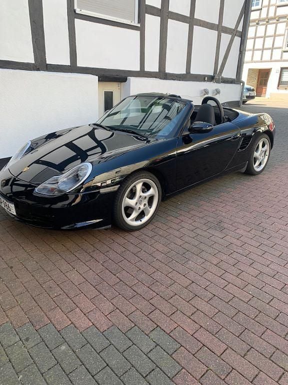 Schwarz Gebraucht 2004 Porsche 986 Boxster Cabrio | 22.986 € (Fairer Preis) - Bild 1/4
