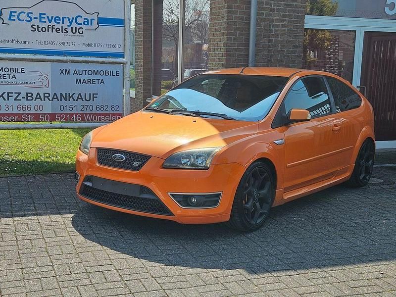 Używany Ford Focus ST 226 KM (166 kW) 2007 Pomarańczowy Sedan/Limuzyna