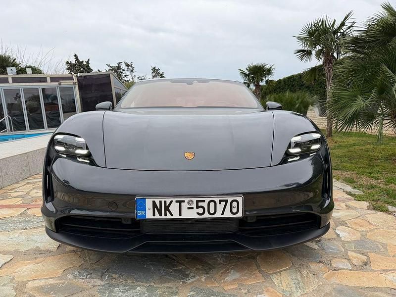 Gebraucht Porsche Taycan 4S Performance Package 419 kW (571 PS) 2023 Vulkangraumetallic Limousine