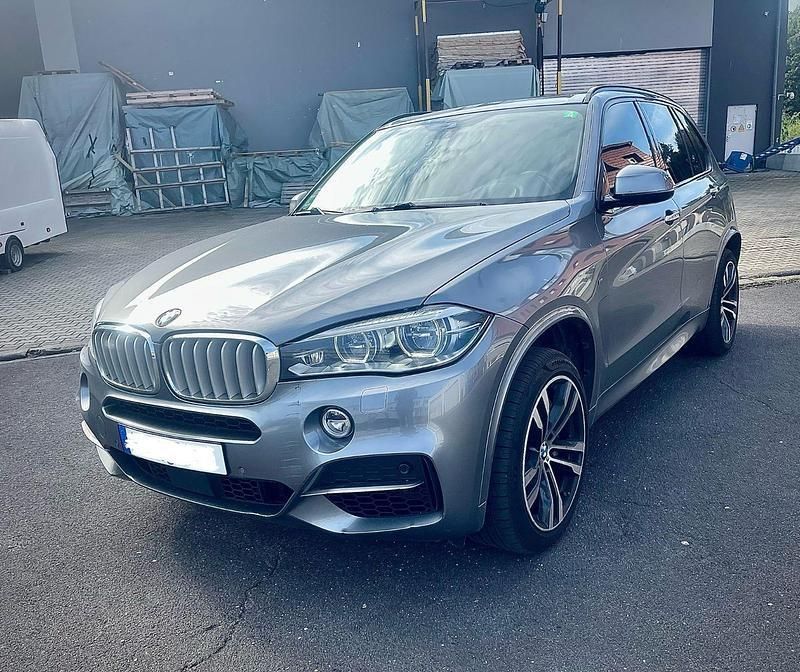 Grau Gebraucht 2016 BMW X5 M50 Performance SUV | 23.500 € (Guter Preis) - Bild 1/4