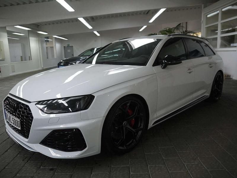 Gebraucht Audi RS4 Competition 450 PS (330 kW) 2024 Gletscherweiß metallic Kombi