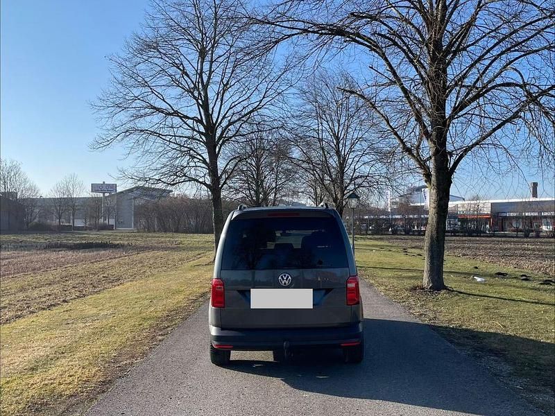 Gebraucht VW Caddy Comfortline 102 PS (75 kW) 2018 Grau Van / Kleinbus