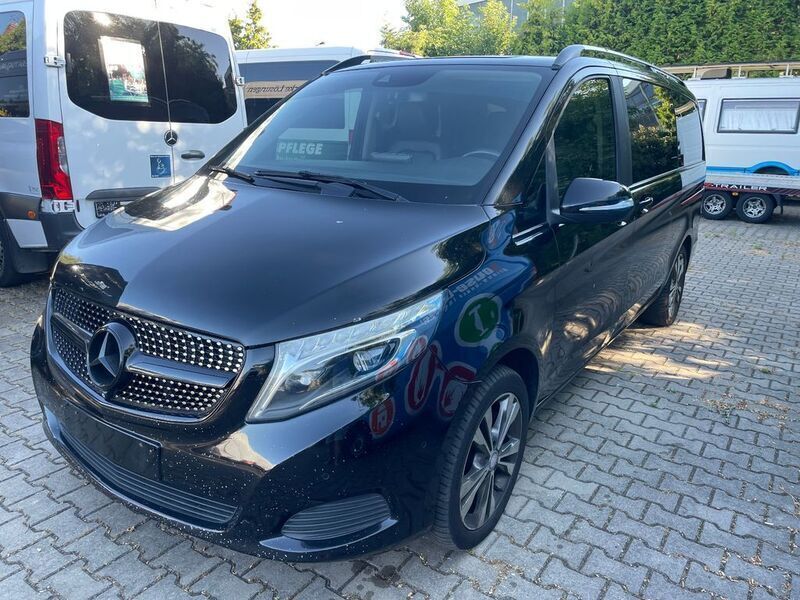 Schwarz Gebraucht 2014 Mercedes V250 Van / Kleinbus | 23.788 € (Teuer) - Bild 1/4