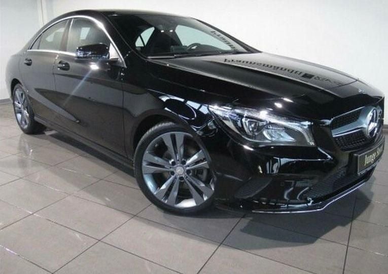 Gebraucht Mercedes CLA200 156 PS (114 kW) 2016 Schwarz Limousine