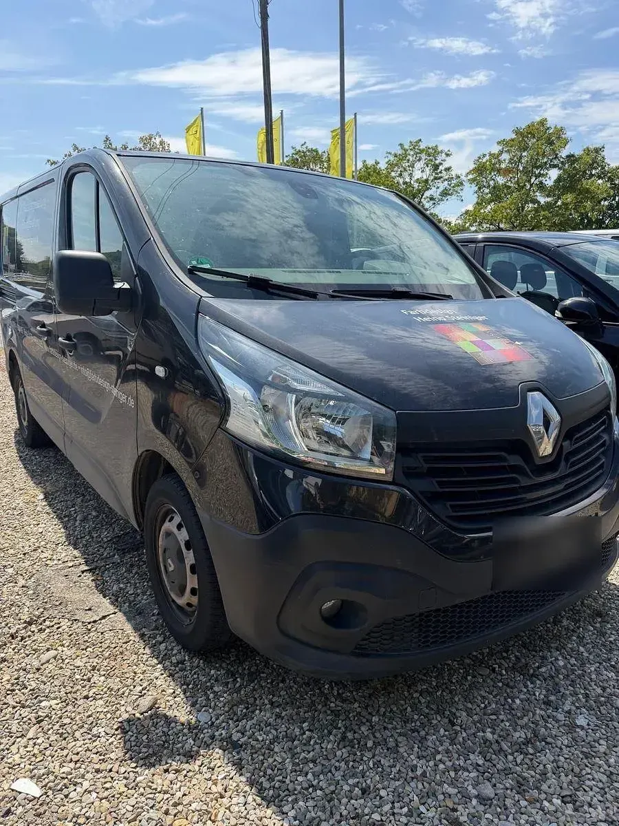 Gebraucht Renault Trafic 116 PS (85 kW) 2016 Schwarz Van / Kleinbus