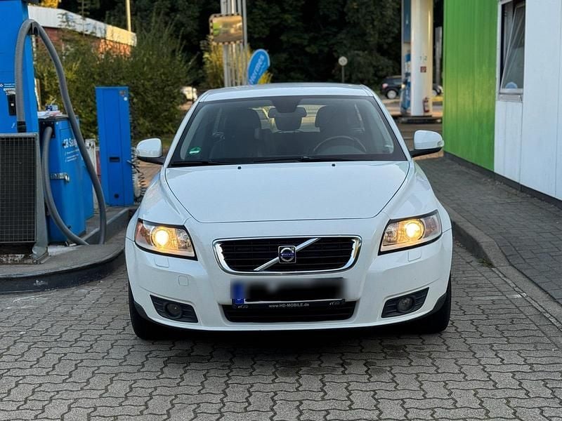 Weiß Gebraucht 2010 Volvo V50 Kombi | 3.750 € (Superpreis) - Bild 1/4