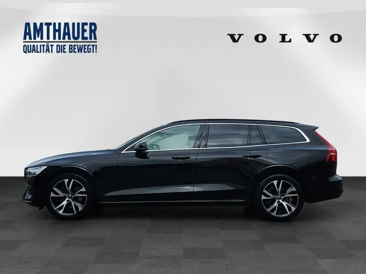 Gebraucht Volvo V60 Core 163 PS (119 kW) 2024 Kombi