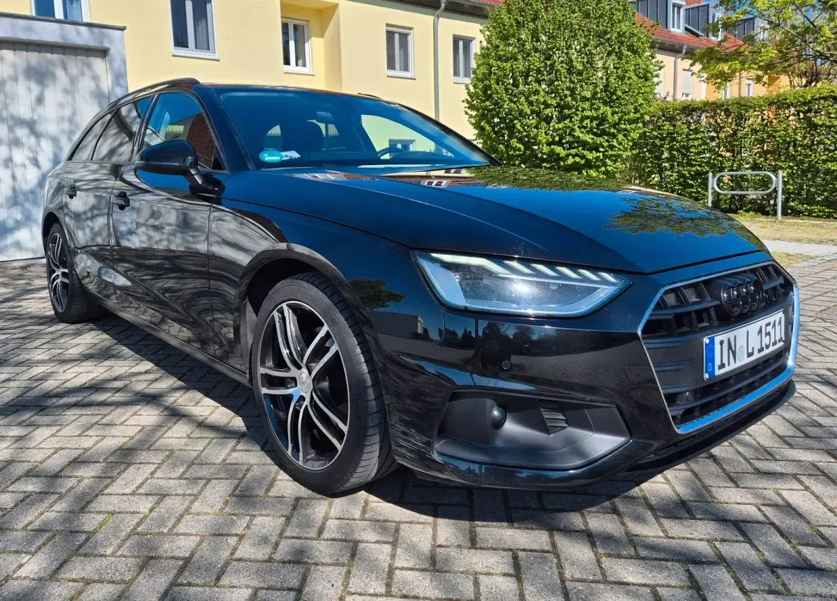 Używany Audi A4 163 KM (119 kW) 2022 Czarny Kombi