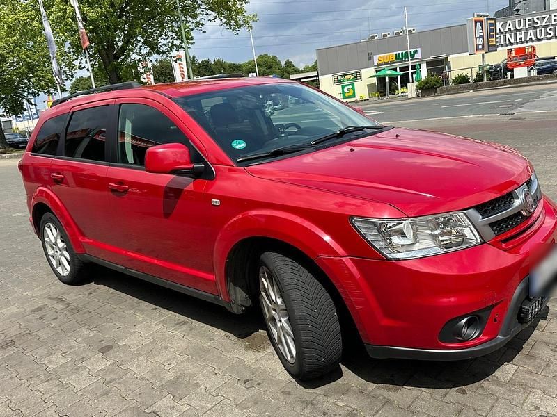 Gebraucht Fiat Freemont 170 PS (125 kW) 2011 Rot SUV