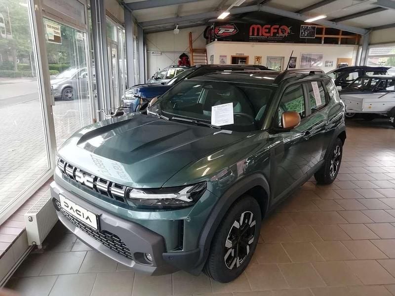 Zederngrünmetallic Neu 2025 Dacia Duster Extreme SUV | 25.799 € (Superpreis) - Bild 1/3