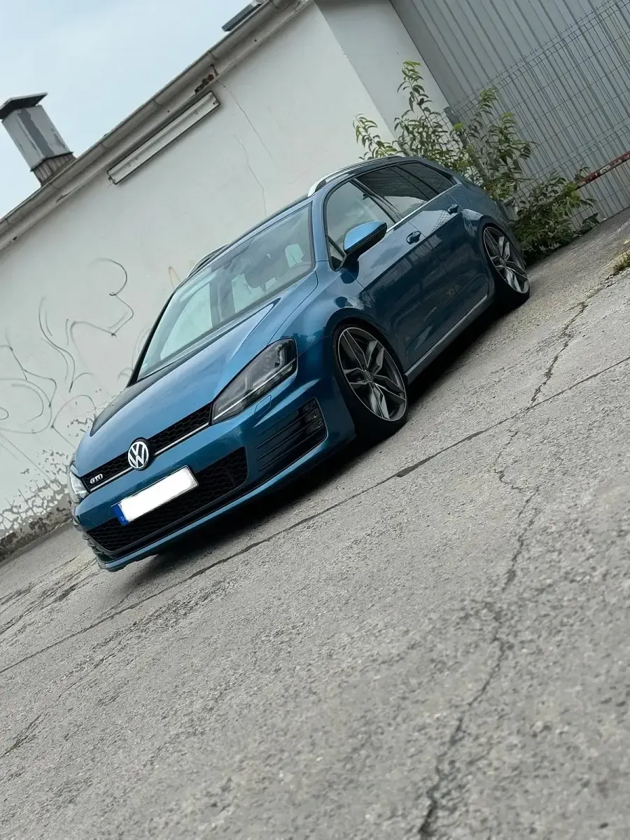 Gebraucht VW Golf VII Highline 180 PS (132 kW) 2014 Blau Kombi