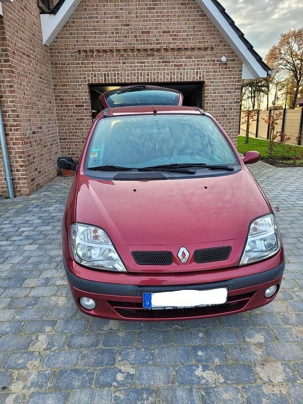 Rot Gebraucht 2001 Renault Scénic Van / Kleinbus | 875 € (Guter Preis) - Bild 1/4