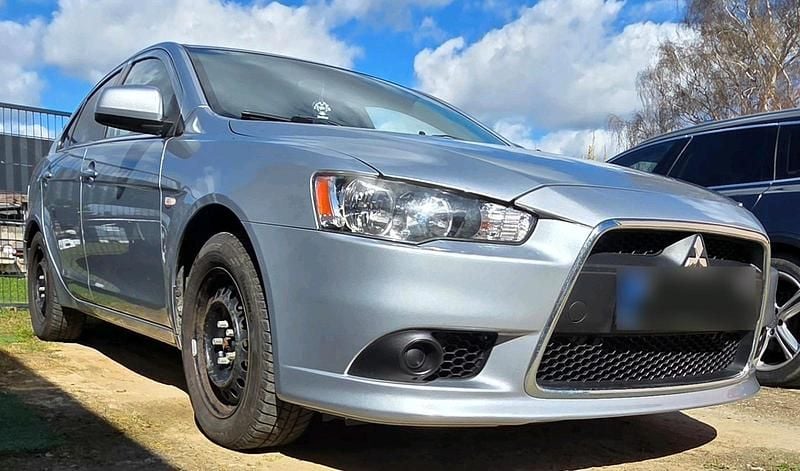 Gebraucht Mitsubishi Lancer 143 PS (105 kW) 2009 Silber Limousine