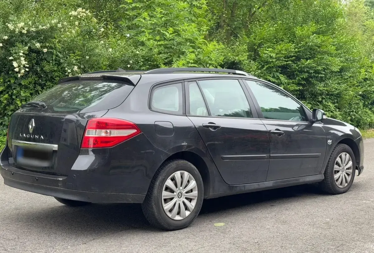 Gebraucht Renault Laguna III 110 PS (80 kW) 2010 Schwarz Kombi