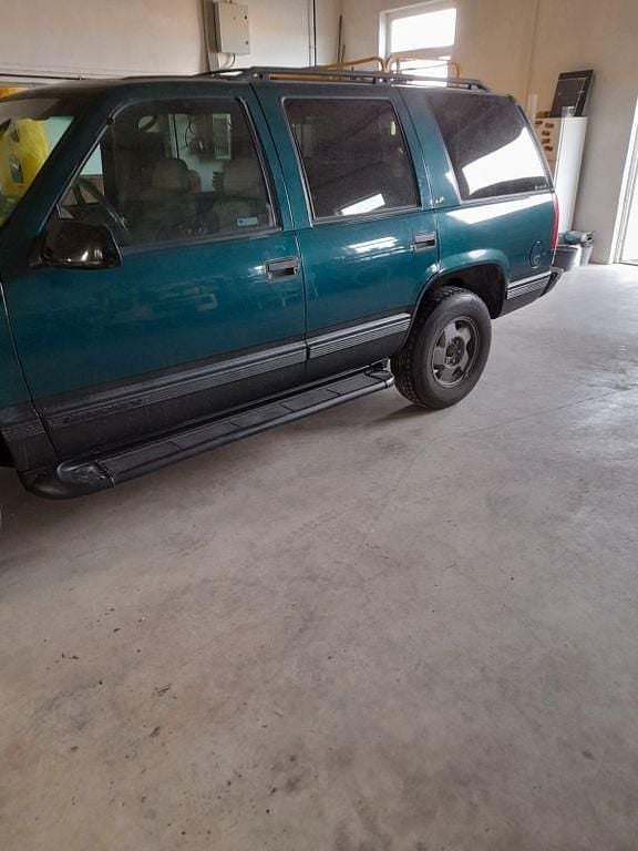 Gebraucht Chevrolet Tahoe 254 PS (186 kW) 1999 Grün SUV