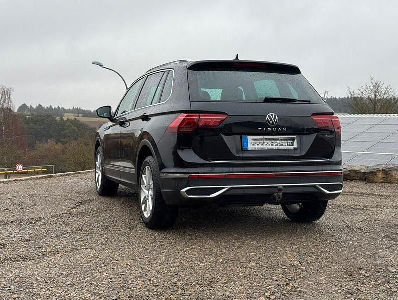 Gebraucht VW Tiguan 200 PS (147 kW) 2022 Schwarz SUV