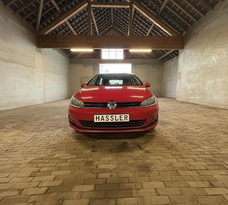 Rot Gebraucht 2015 VW Golf VII Trendline Kleinwagen | 10.500 € (Guter Preis) - Bild 1/4
