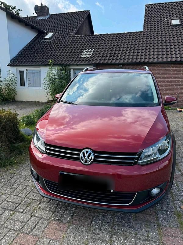 Rot Gebraucht 2013 VW Touran Van / Kleinbus | 8.500 € (Guter Preis) - Bild 1/4