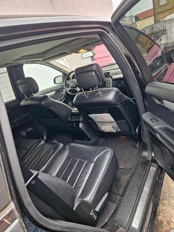 Gebraucht Mercedes R320 265 PS (194 kW) 2008 Schwarz Van / Kleinbus