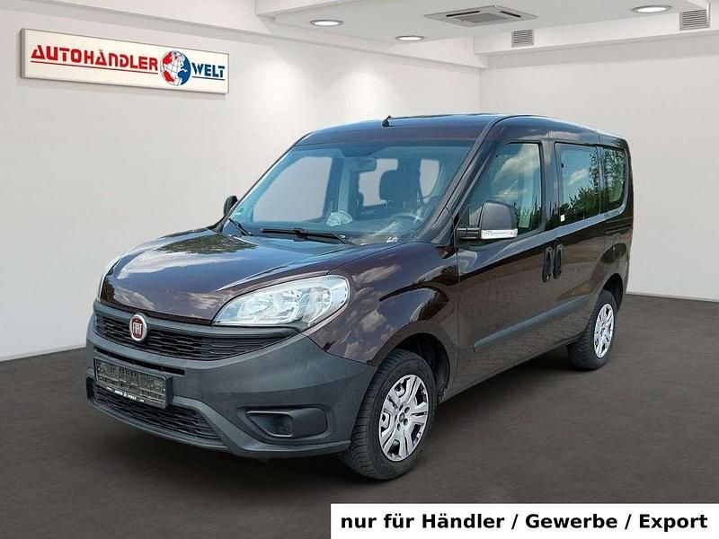 Rot Gebraucht 2016 Fiat Doblò Van / Kleinbus | 4.999 € (Fairer Preis) - Bild 1/3