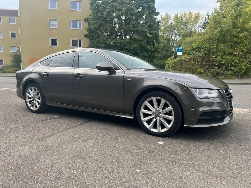 Beige Gebraucht 2011 Audi A7 Sportback Ambiente Kleinwagen | 9.999 € (Superpreis) - Bild 1/4