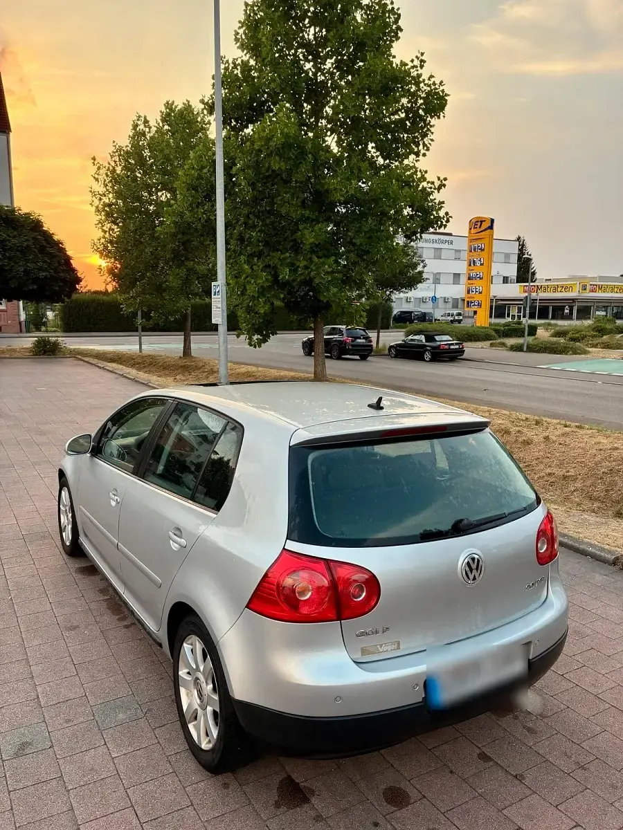 Gebraucht VW Golf V 150 PS (110 kW) 2004 Silber Kleinwagen